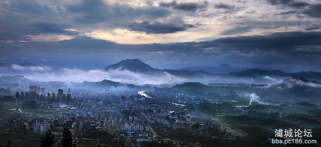 91      浦城城关_全景图    副本    2014-6-26 拍摄于浦城县莲塘镇西岩山.jpg