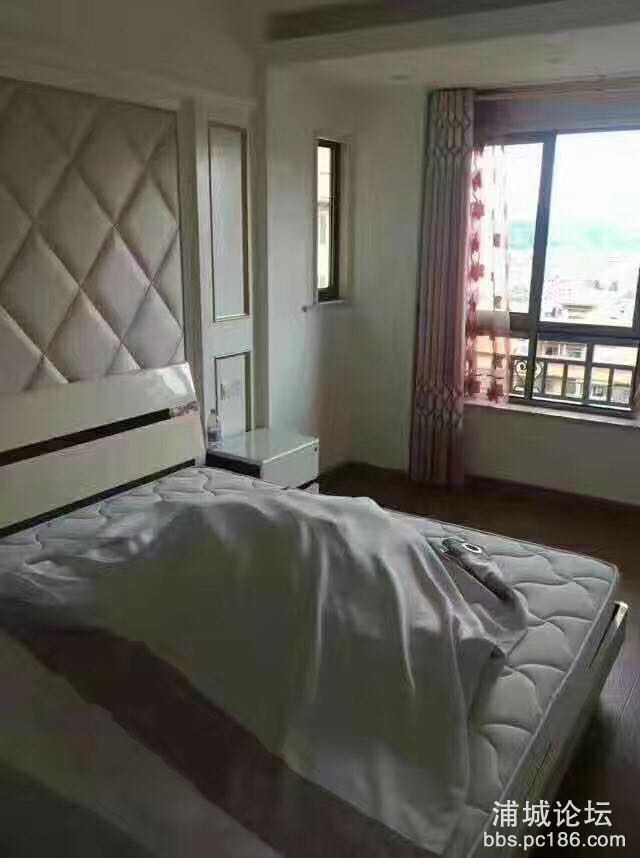 33Ku31jQNKf8.jpg
