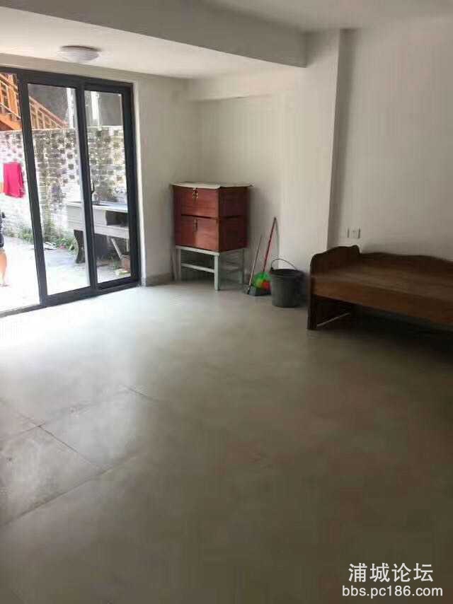 DYuTeF06bB77.jpg