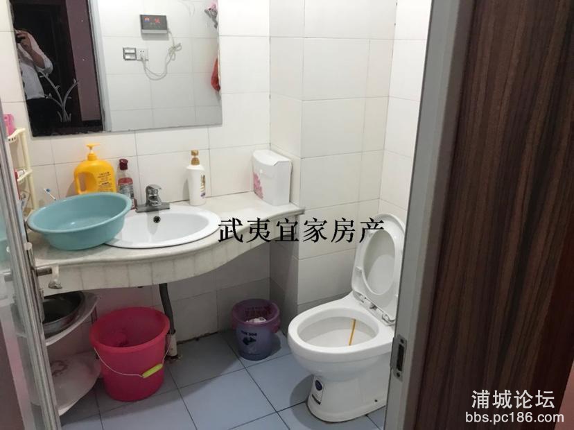10f4ddb88b4c447abae83d1391b754bd.jpg