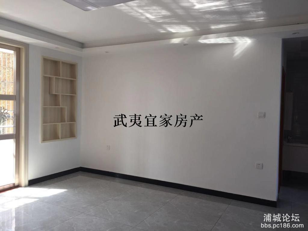 5b02f4ac0d4946efa9babdb356ff64a0.jpg