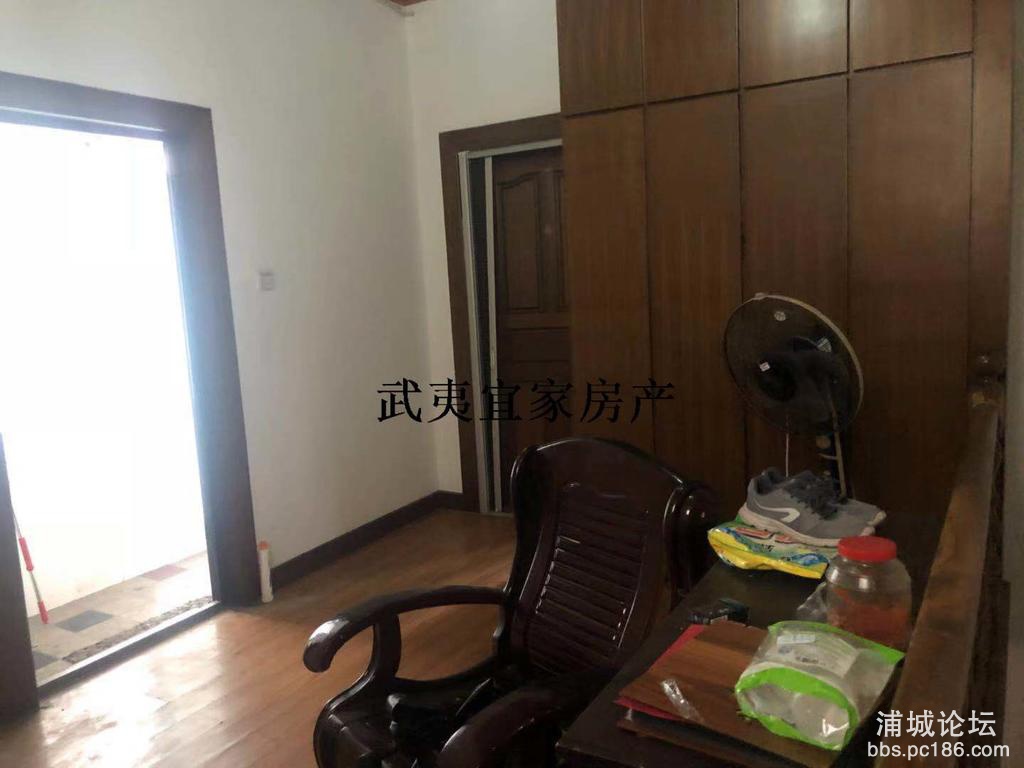 c8c1a378ffd343348105e2262be58015.jpg