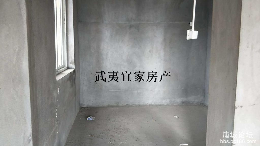 d5617f0e083b4aa0bae122b2ade3e6f5.jpg