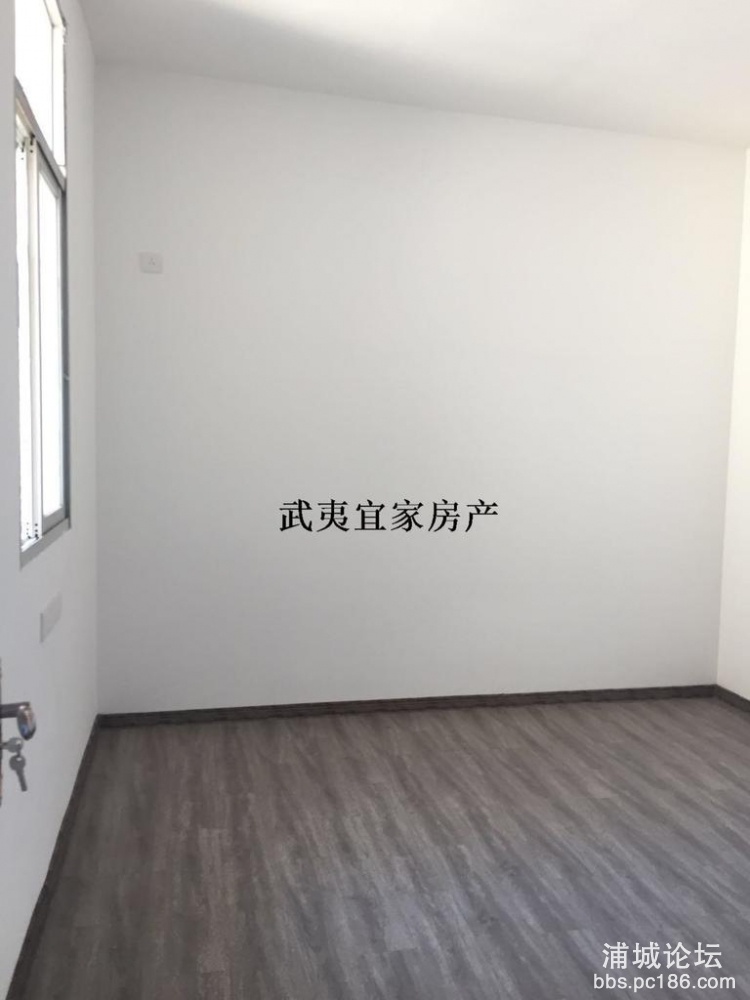 21da9dba345546f194e341d17befa7bb.jpg