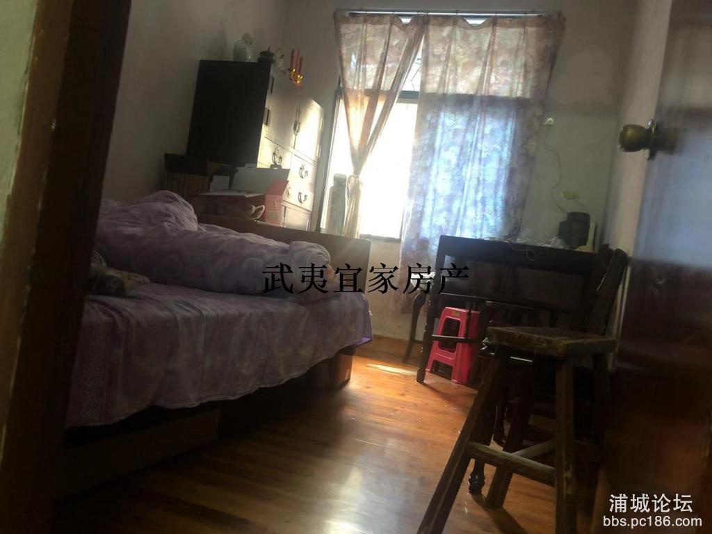620cbd3df29a444d9268e22a8d505560.jpg
