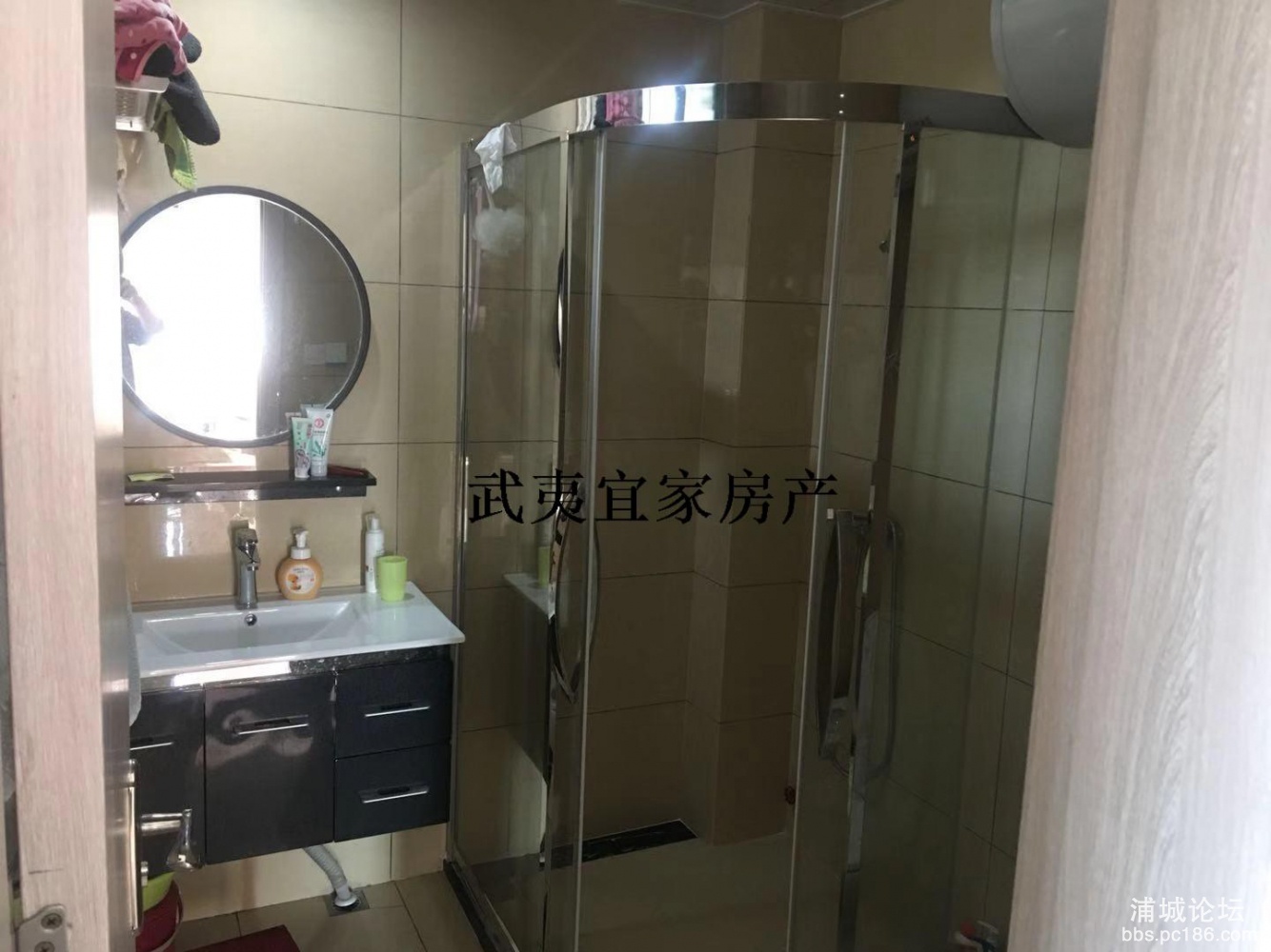 0a55c01457a848aab0affca9bb932bbd.jpg