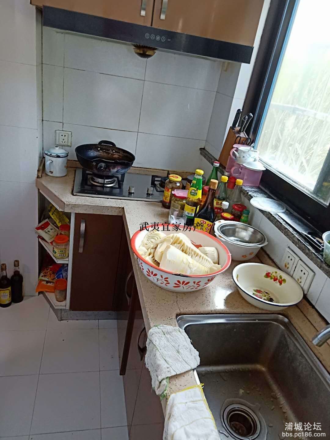 1421e6ccffc54e70a79b6988b5e78376.jpg
