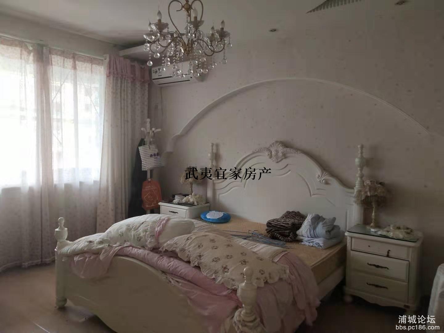 5f2459cba9c74a05a5e6ad54ce41adc6.jpg