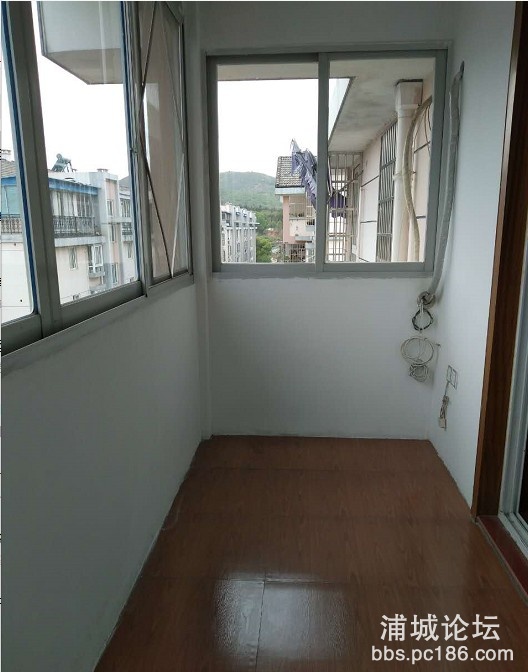 阳台.JPG