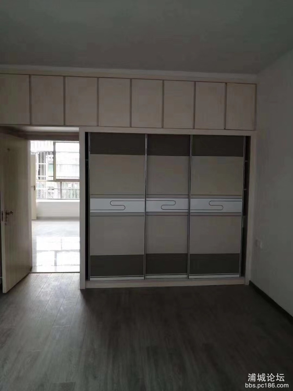 front1_FgsMq17GVsKD6jZhQBISjvSsHPcA.jpg