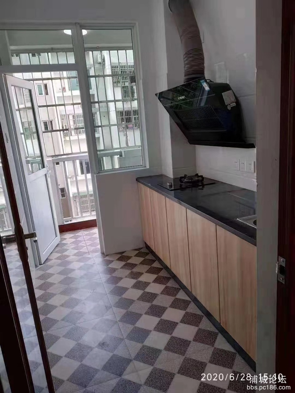 front1_Fg-udIeuVf9d4oS8i7VbeKI-qv12.jpg