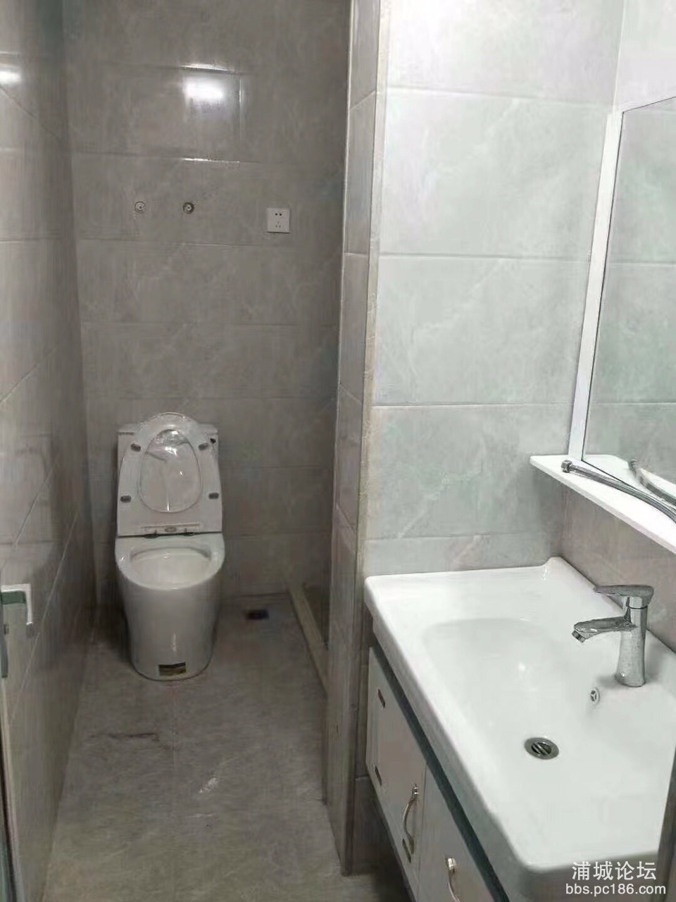 front1_Fue-S6XezY8Wy20IeNdyEbxzq98j.jpg