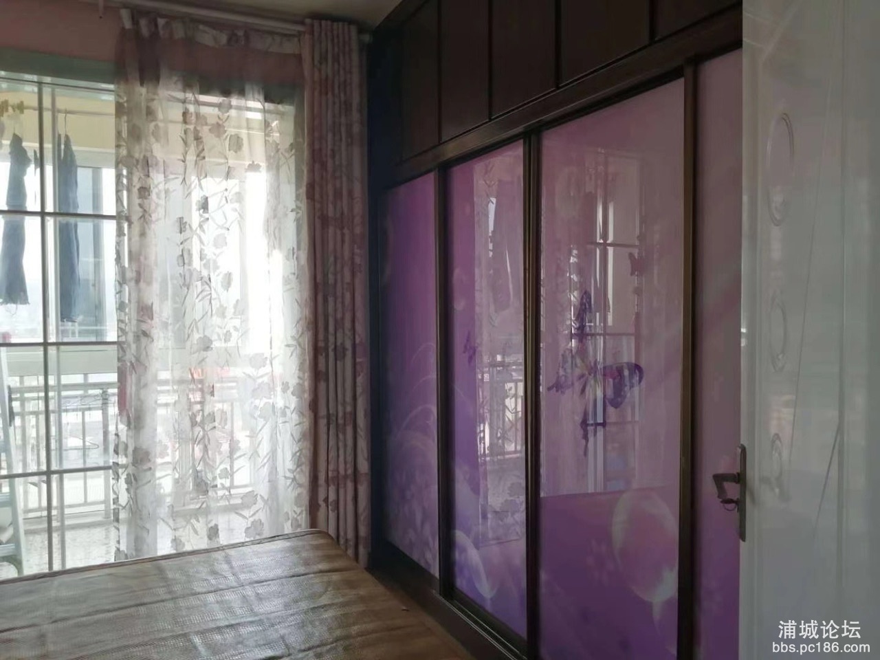 front1_0_Flt8GgrLTvE-8CNI7rteR2d_6bv1.jpg