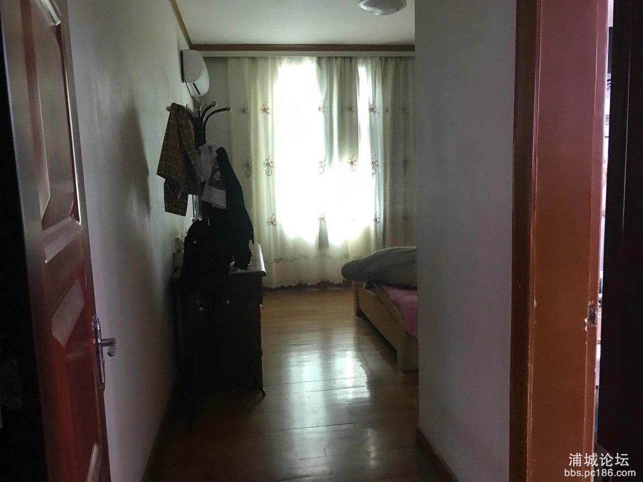 front1_0_FsEVPtzHoYtkSjWKdJVYJq4_ea27.jpg