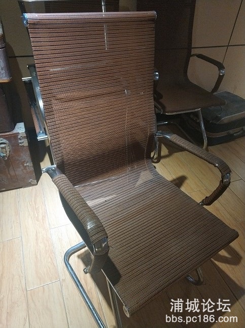 超舒服的椅子，原价300，现100一把，自提